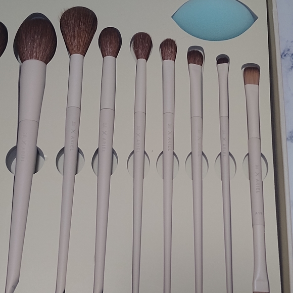 Morphe x Ariel signature Eye and Face Brush Set - Picture 7 of 7